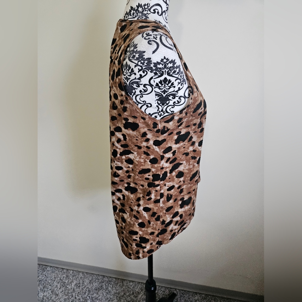 Edge Leopard Print High/Low Keyhole Tank - Picture 7 of 12